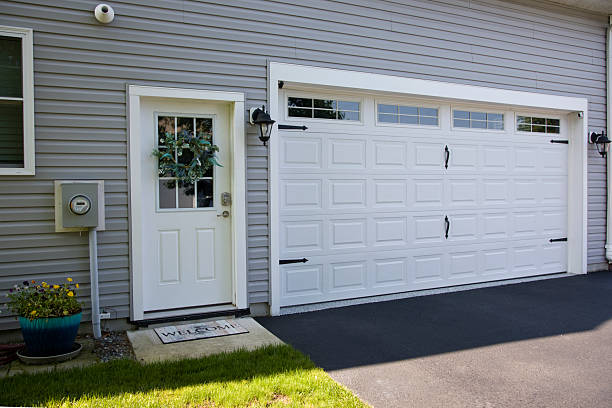 24/7 Emergency Garage Door Panel Replacement experts in Suffern, NY